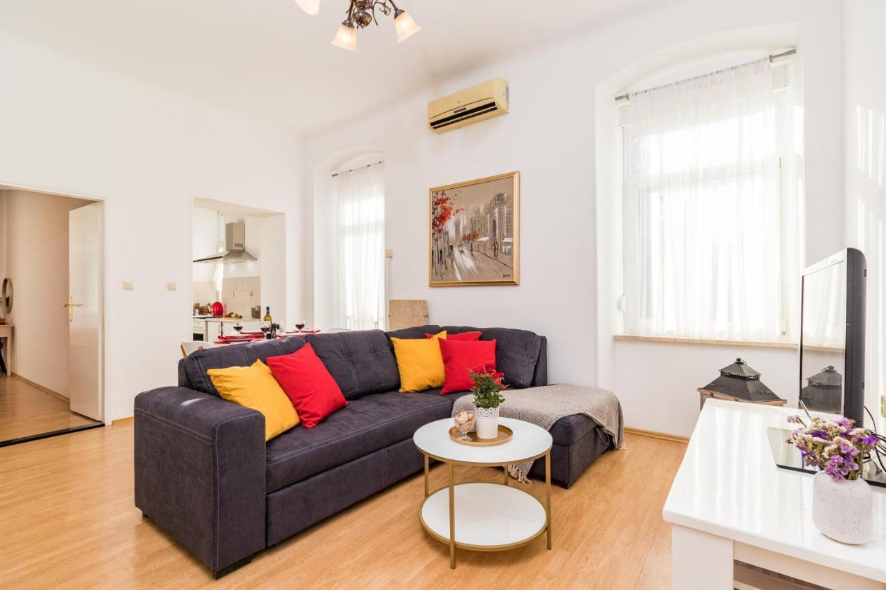 Apartman Lussi Пула Экстерьер фото