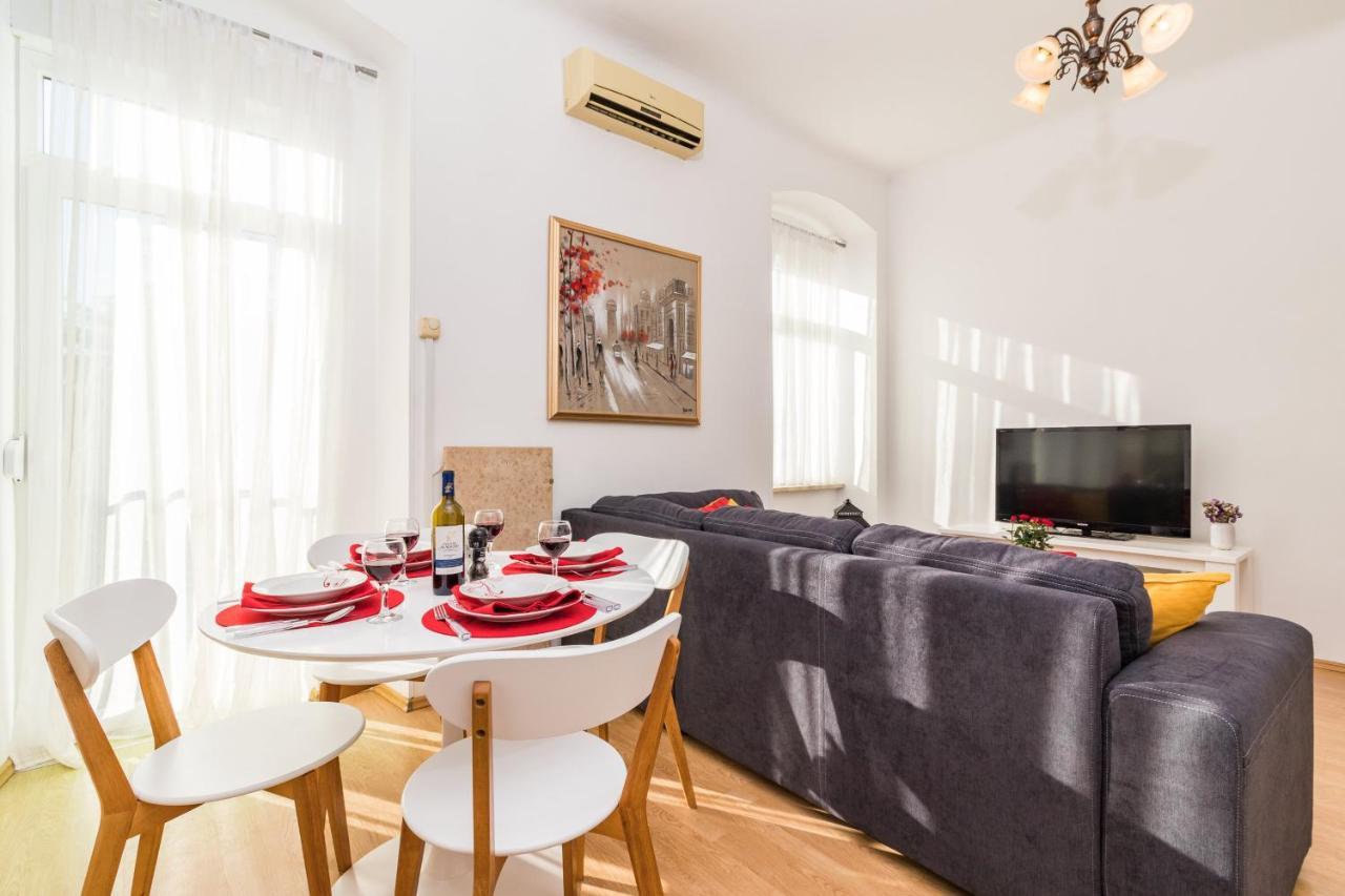 Apartman Lussi Пула Экстерьер фото