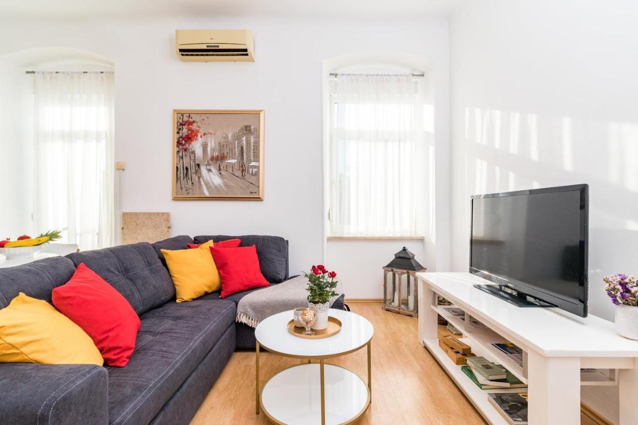 Apartman Lussi Пула Экстерьер фото