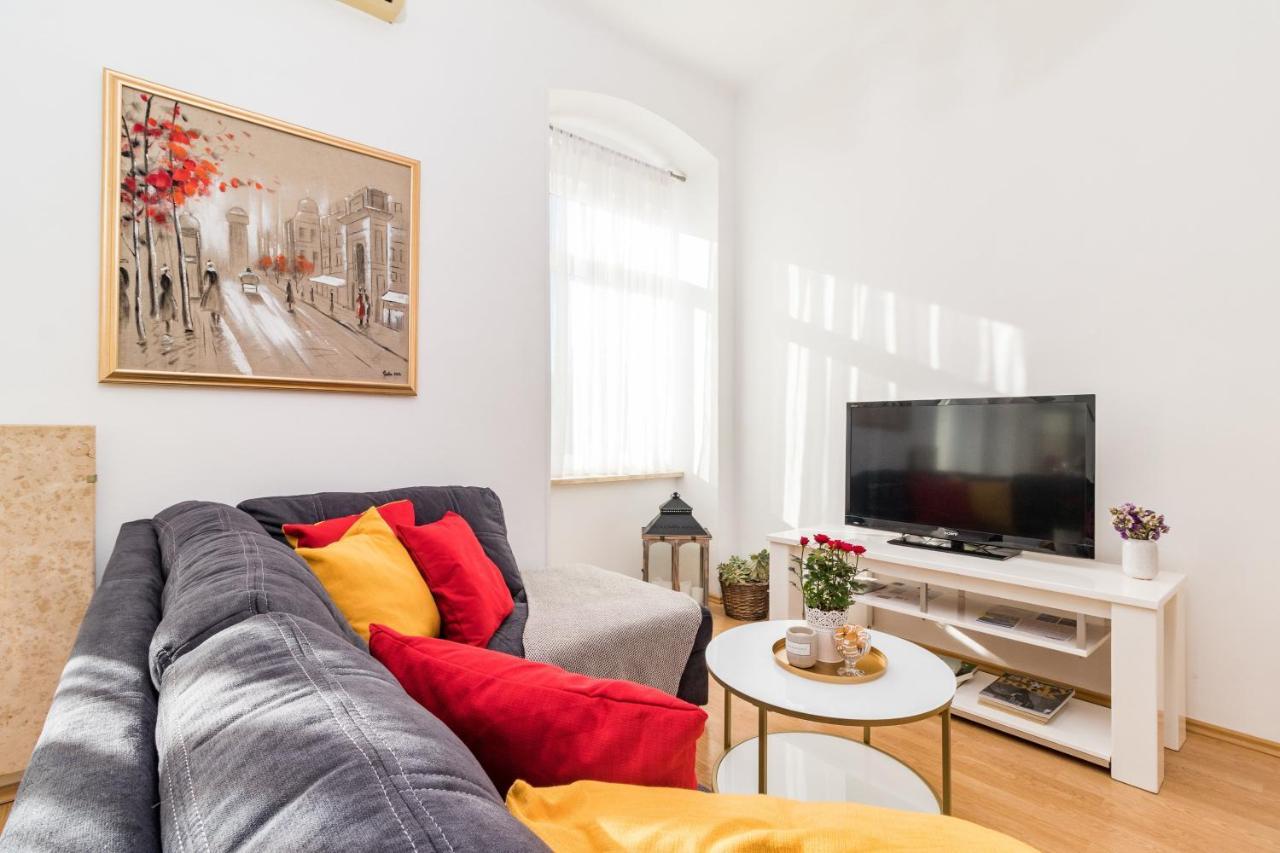 Apartman Lussi Пула Экстерьер фото