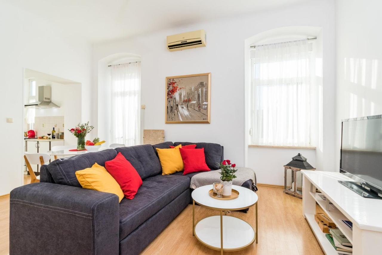 Apartman Lussi Пула Экстерьер фото