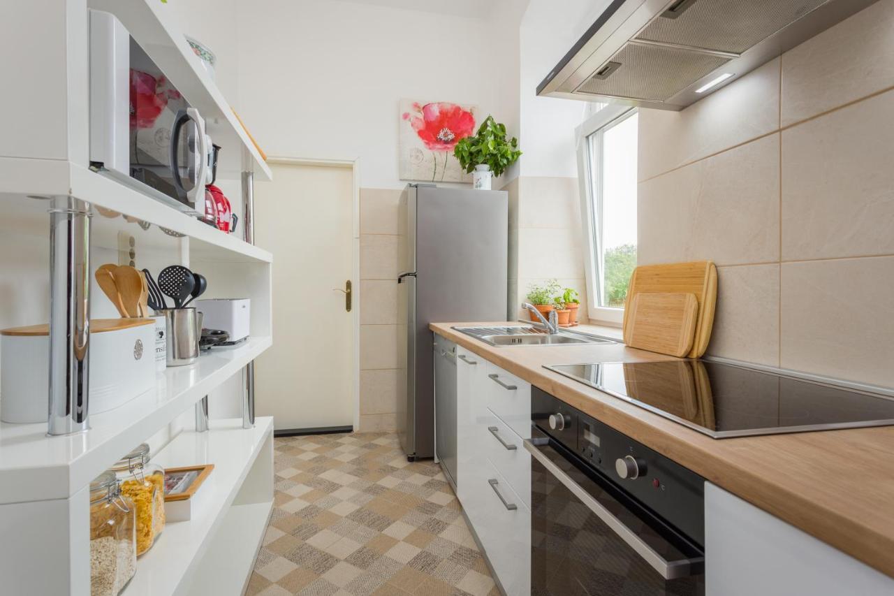 Apartman Lussi Пула Экстерьер фото